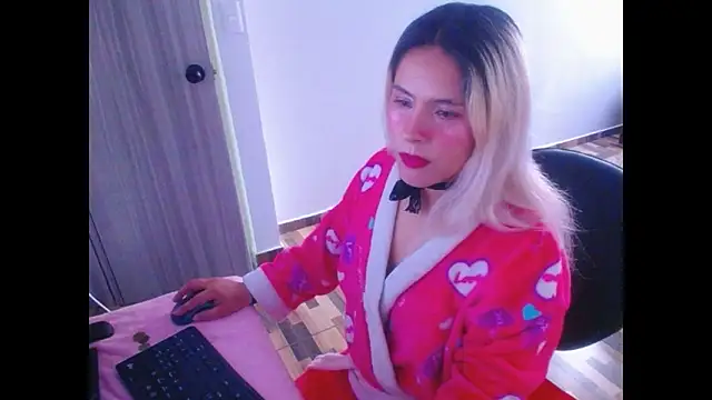 Snapshot of mystica_25 chatting on 11.01.25 mystica 25 online show from 11.01.25