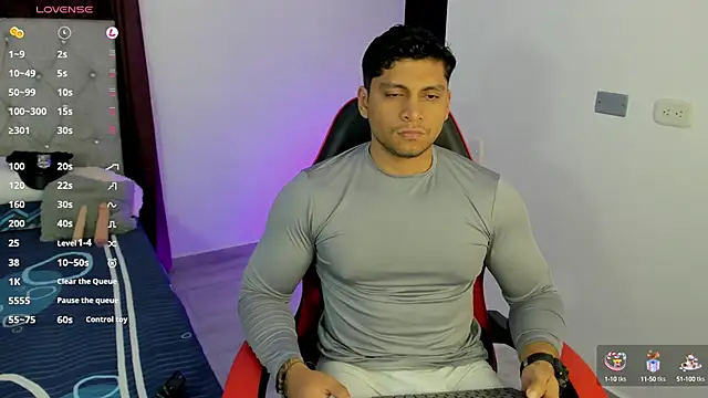 Snapshot of Nicolasmontoya16 chatting on 10.15.25 Nicolasmontoya16 online show from 10.15.25