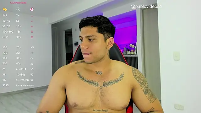 Snapshot of Nicolasmontoya16 chatting on 10.19.25 Nicolasmontoya16 online show from 10.19.25