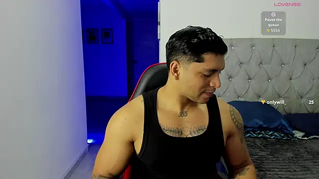 Snapshot of Nicolasmontoya16 chatting on 10.31.25 Nicolasmontoya16 online show from 10.31.25