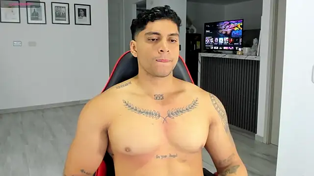 Snapshot of Nicolasmontoya16 chatting on 11.06.25 Nicolasmontoya16 online show from 11.06.25