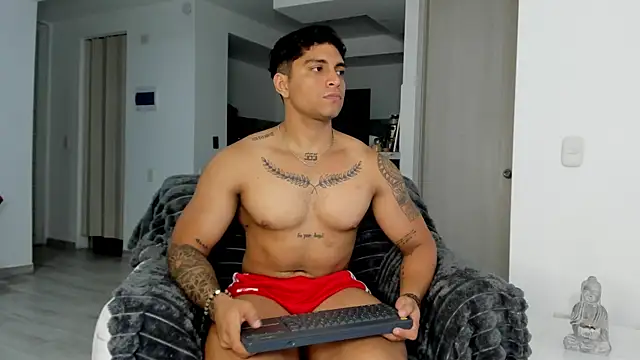 Snapshot of Nicolasmontoya16 chatting on 12.04.25 Nicolasmontoya16 online show from 12.04.25