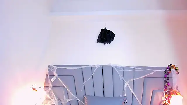 Maia 520 online show from 10.28.25