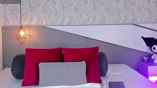 Snapshot of krystal_foxx chatting on 11.17.25 krystal foxx online show from 11.17.25