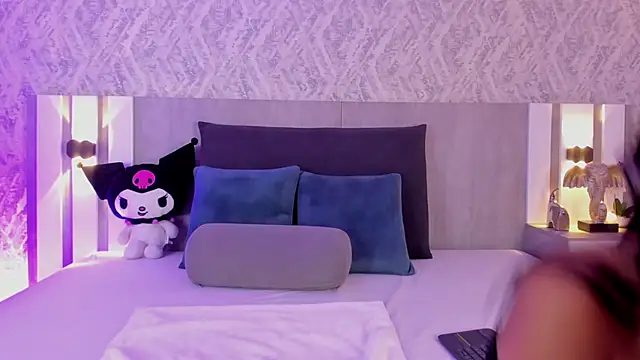 Snapshot of krystal_foxx chatting on 11.21.25 krystal foxx online show from 11.21.25