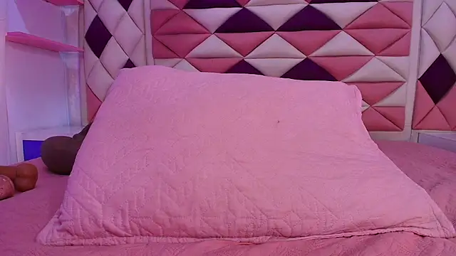 valecastro  online show from 11.14.25