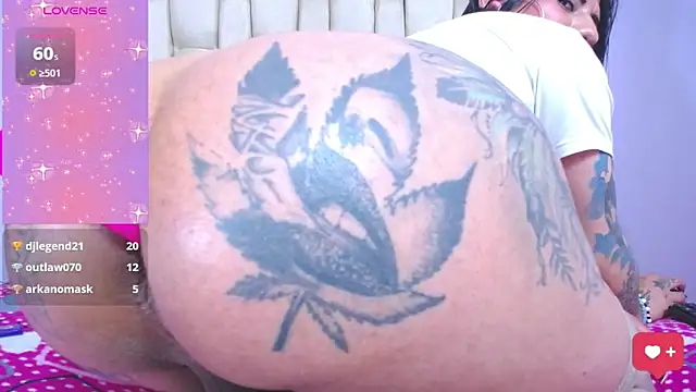 Snapshot of DollCoquette27 chatting on 09.20.25 DollCoquette27 online show from 09.20.25