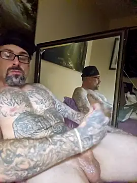 Snapshot of sethdarby chatting on 10.11.25 sethdarby online show from 10.11.25