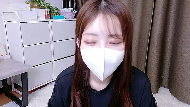 Snapshot of Ema_o0_chan chatting on 10.13.25 Ema o0 chan online show from 10.13.25