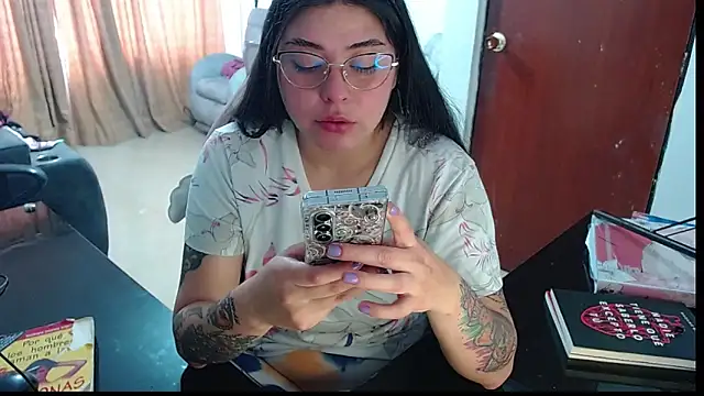 Hanna-11 online show from 10.15.25