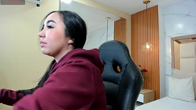 Snapshot of julieta_rosee chatting on 12.03.25 julieta rosee online show from 12.03.25