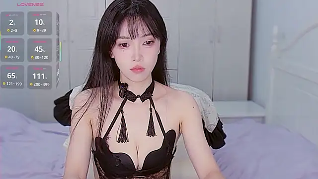 Snapshot of XiaoNana_ chatting on 10.02.25 XiaoNana online show from 10.02.25