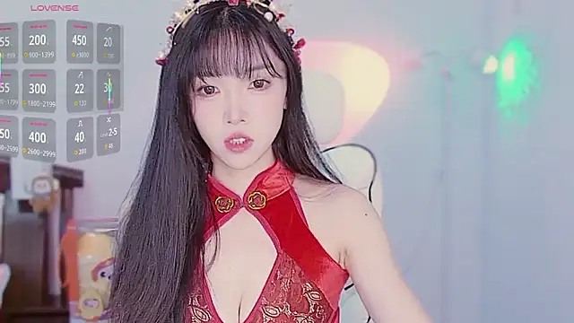 Snapshot of XiaoNana_ chatting on 12.23.25 XiaoNana online show from 12.23.25