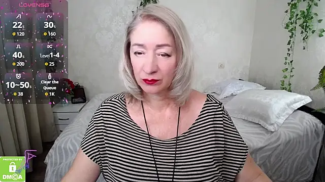 Snapshot of hunters_woman chatting on 10.08.25 hunters woman online show from 10.08.25