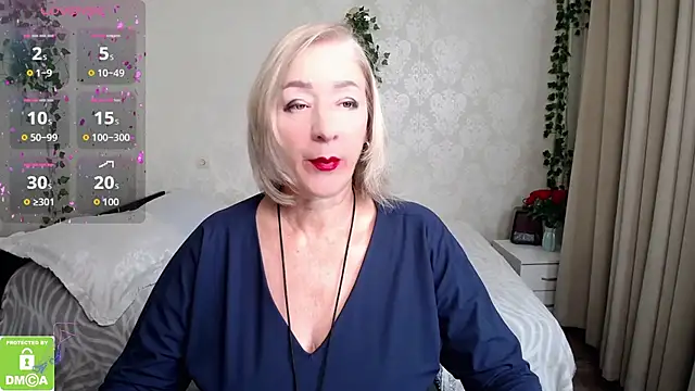 Snapshot of hunters_woman chatting on 10.27.25 hunters woman online show from 10.27.25