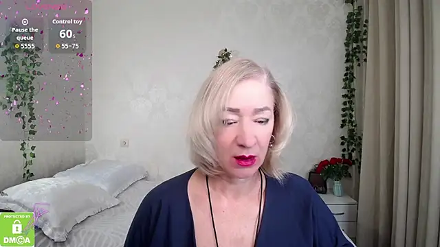 Snapshot of hunters_woman chatting on 11.11.25 hunters woman online show from 11.11.25