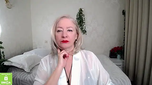 hunters woman online show from 03.05.26