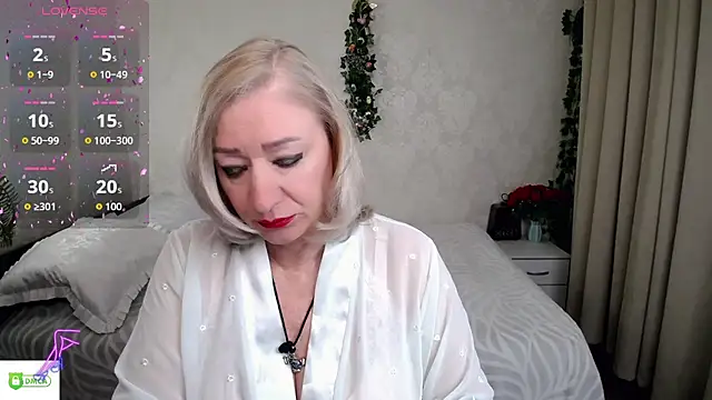 hunters woman online show from 05.07.26