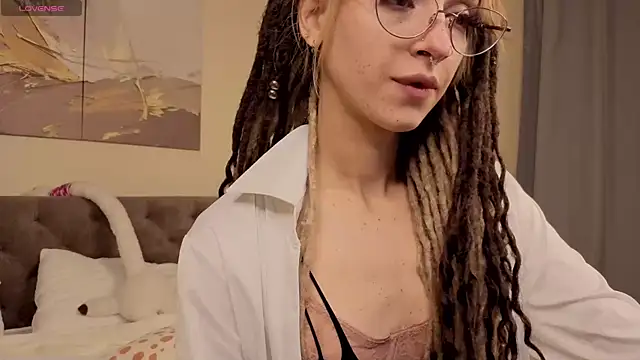 Ameli Shell online show from 11.28.25