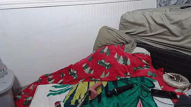 Snapshot of amymatthews92 chatting on 12.19.25 amymatthews92 online show from 12.19.25