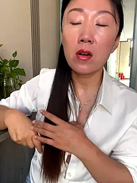 Snapshot of xiaomei-11 chatting on 10.04.25 xiaomei-11 online show from 10.04.25