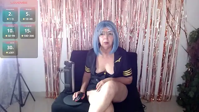 Snapshot of ruth_blue21 chatting on 09.13.25 ruth blue21 online show from 09.13.25