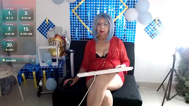 Snapshot of ruth_blue21 chatting on 09.26.25 ruth blue21 online show from 09.26.25