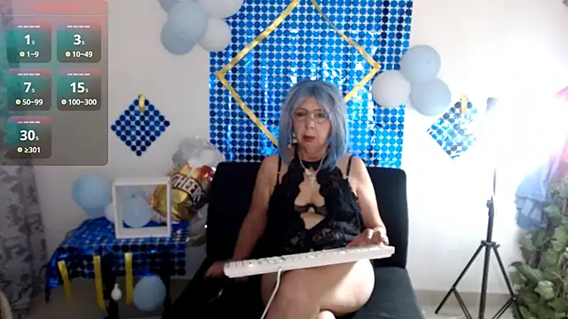 Snapshot of ruth_blue21 chatting on 09.29.25 ruth blue21 online show from 09.29.25