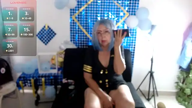 Snapshot of ruth_blue21 chatting on 10.03.25 ruth blue21 online show from 10.03.25