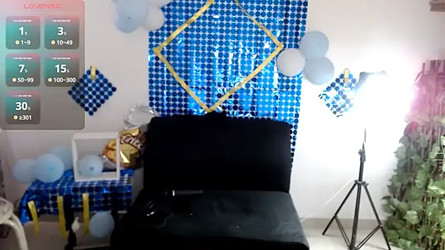 Snapshot of ruth_blue21 chatting on 10.05.25 ruth blue21 online show from 10.05.25