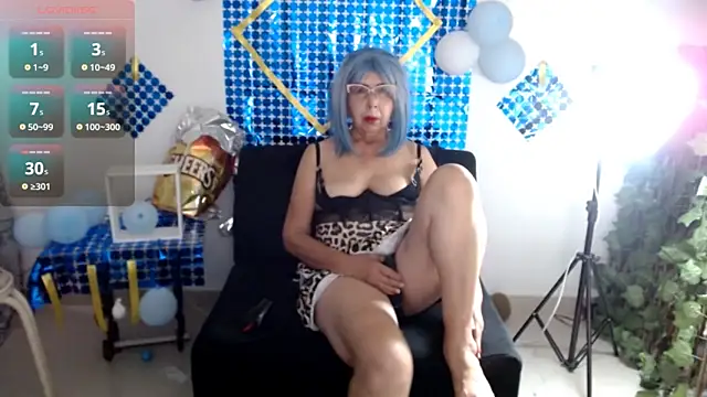 Snapshot of ruth_blue21 chatting on 10.12.25 ruth blue21 online show from 10.12.25