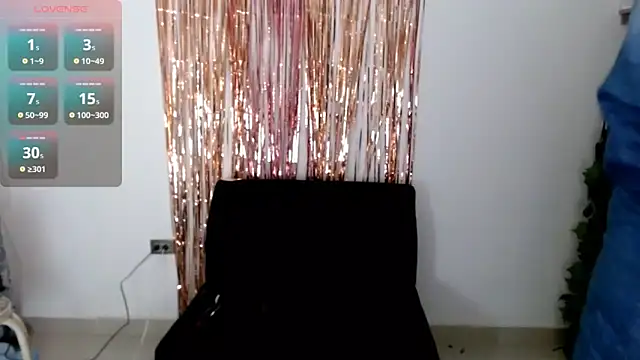 Snapshot of ruth_blue21 chatting on 11.15.25 ruth blue21 online show from 11.15.25