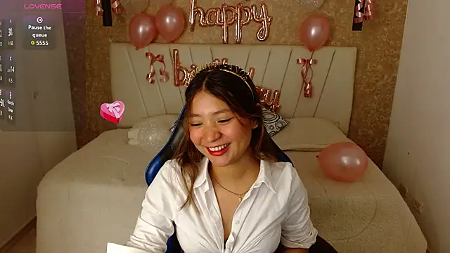Snapshot of little_annee chatting on 09.27.25 little annee online show from 09.27.25