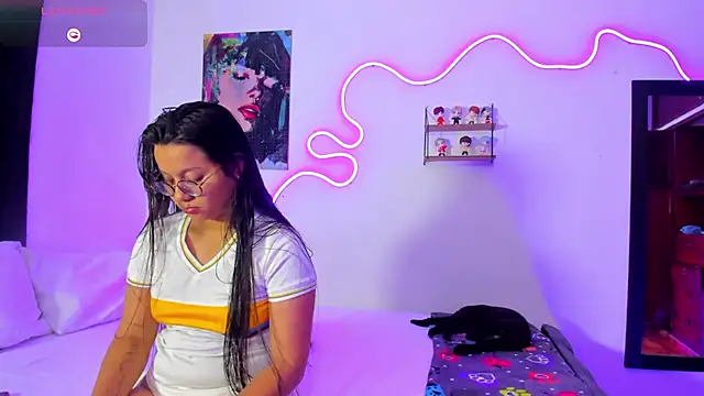 Dilan and Mia online show from 11.19.25