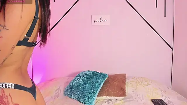 MiahCornell  online show from 11.26.25