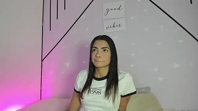 MiahCornell  online show from 04.01.26