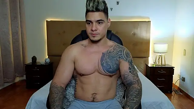 Snapshot of Steven_Velez chatting on 09.18.25 Steven Velez online show from 09.18.25