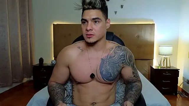 Snapshot of Steven_Velez chatting on 09.21.25 Steven Velez online show from 09.21.25