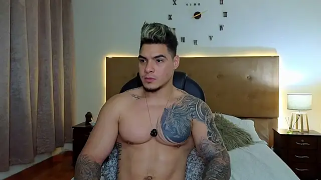 Snapshot of Steven_Velez chatting on 10.09.25 Steven Velez online show from 10.09.25