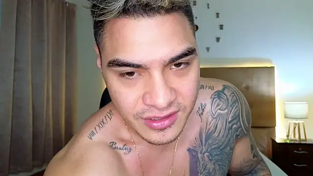 Snapshot of Steven_Velez chatting on 10.20.25 Steven Velez online show from 10.20.25