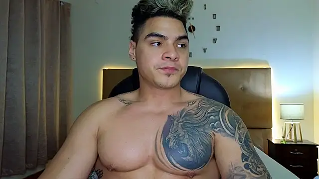 Snapshot of Steven_Velez chatting on 10.21.25 Steven Velez online show from 10.21.25