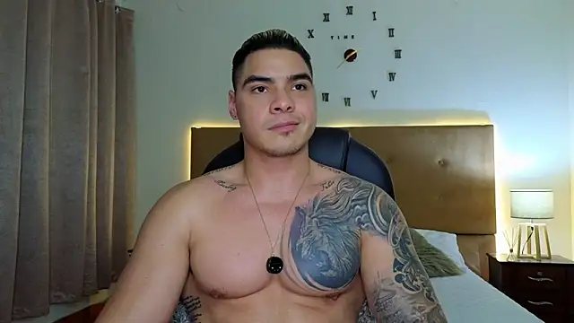 Snapshot of Steven_Velez chatting on 10.26.25 Steven Velez online show from 10.26.25