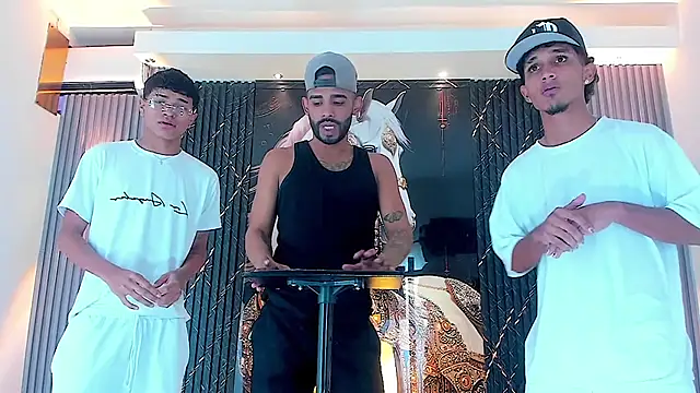 Snapshot of Dominic_Max_ chatting on 10.26.25 Dominic Max  online show from 10.26.25