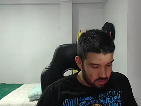 Axel11113 online show from 11.20.25