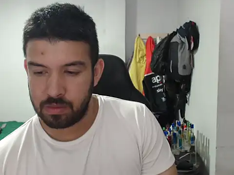 Axel11113 online show from 11.26.25