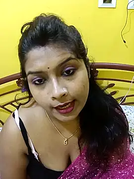 Snapshot of Naughty-Chaaya chatting on 10.11.25 Naughty-Chaaya online show from 10.11.25
