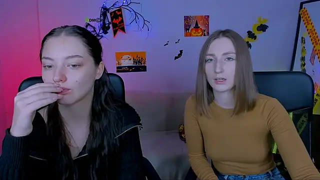 eva smiith  online show from 10.28.25