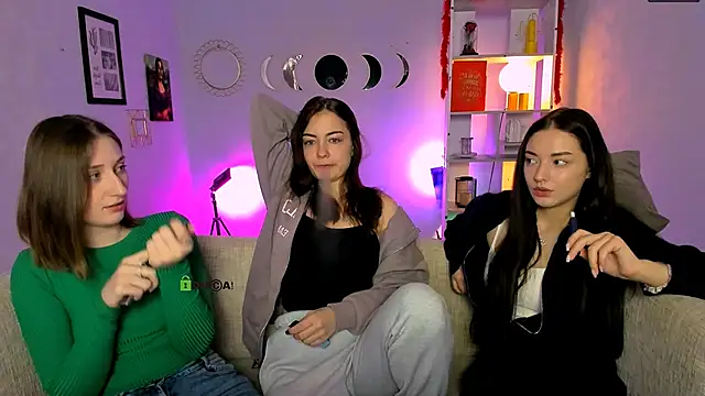Snapshot of eva_smiith_ chatting on 04.28.26 eva smiith online show from 04.28.26