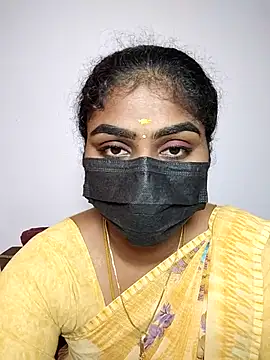 Snapshot of Tamil_Princess12 chatting on 09.28.25 Tamil Princess12 online show from 09.28.25