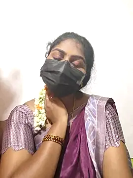 Snapshot of Tamil_Princess12 chatting on 07.18.26 Tamil Princess12 online show from 07.18.26